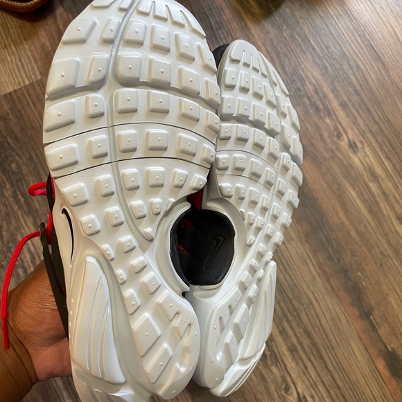Nike Prestos - Picture 3 of 3